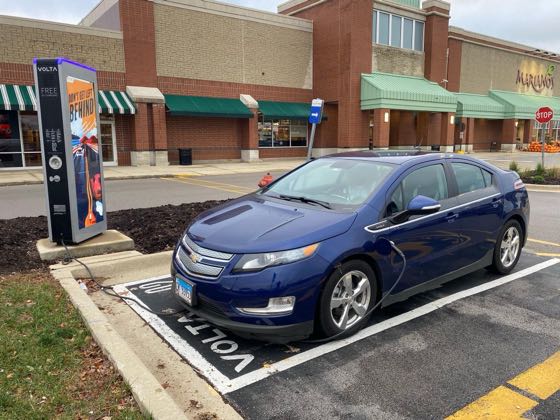 EV charger at Shorewood Crossing