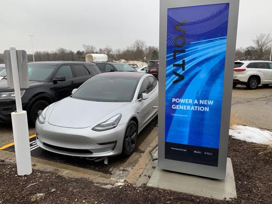 EV charger at Northbrook Court - Corner Bakery