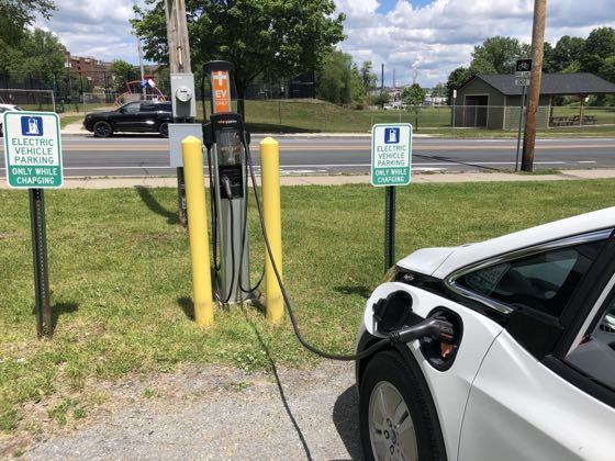 EV charger at Murray St Park