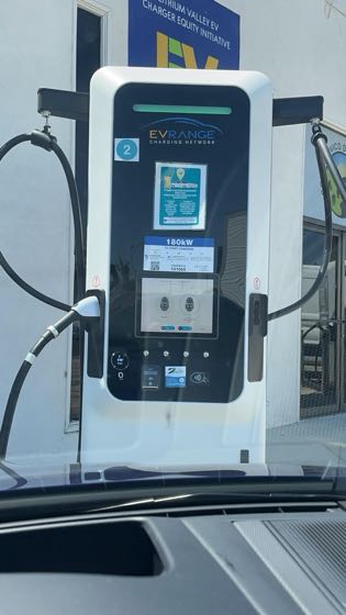EV charger at Comite Civico del Valle (2)