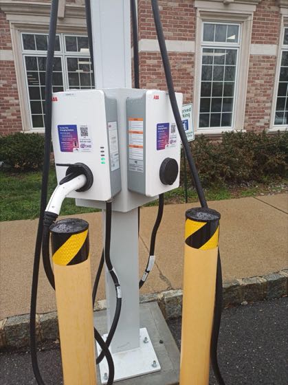 EV charger at Eclipse Specialty & Emergency Pet Care