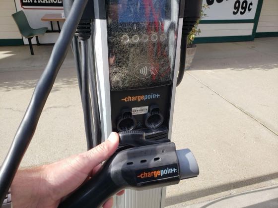 EV charger at Don's Market (1)