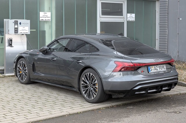 Audi S e-tron